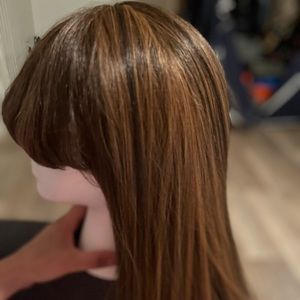 Synthetic wig with bangs